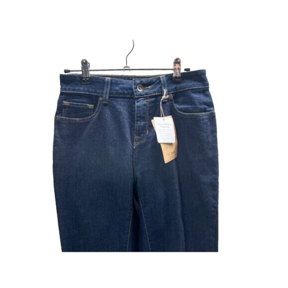 LL Bean Jeans Women's Size 2 Petite Blue Classic Fit Straight Leg - Picture 3 of 9